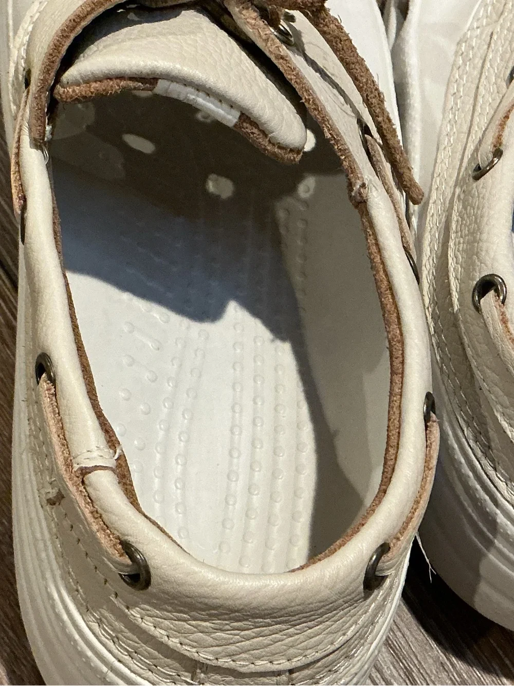 Crocs Islander Pit Crew Leather Boat Shoes Men’s 9 / Women’s 11 Ivory